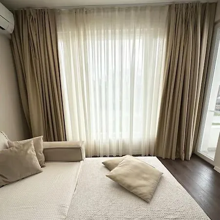 Appartamento New Luxury Furnished - Beach, Center & Fast Wi-fi Varna