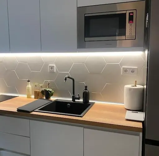 Daire New Luxury Furnished - Beach, Center & Fast Wi-fi