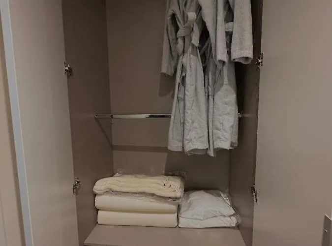 New Luxury Furnished - Beach, Center & Fast Wi-fi