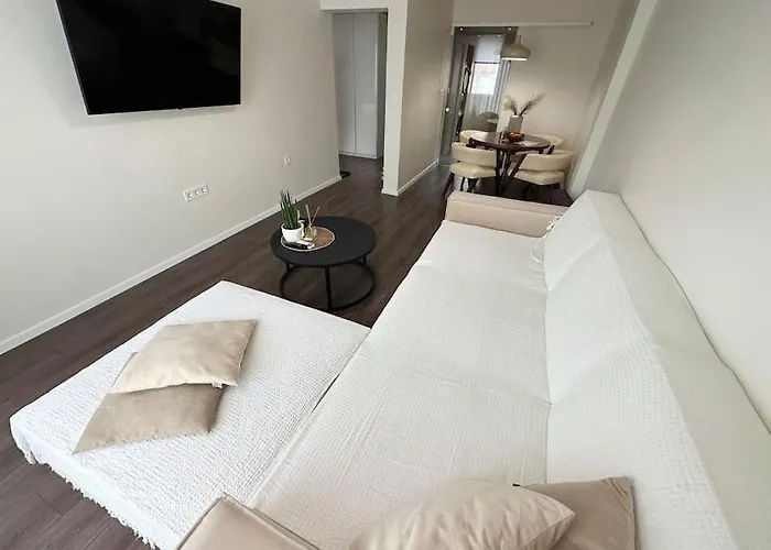 Daire New Luxury Furnished - Beach, Center & Fast Wi-fi Varna