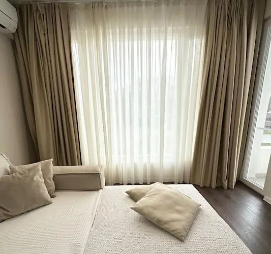 Daire New Luxury Furnished - Beach, Center & Fast Wi-fi Varna