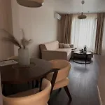Apartment New Luxury Furnished - Beach, Center & Fast Wi-fi Varna