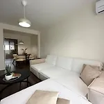 New Luxury Furnished - Beach, Center & Fast Wi-fi