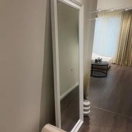 New Luxury Furnished - Beach, Center & Fast Wi-fi * Warna