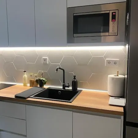 Apartament New Luxury Furnished - Beach, Center & Fast Wi-fi