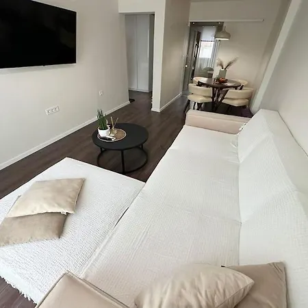 Apartament New Luxury Furnished - Beach, Center & Fast Wi-fi Warna