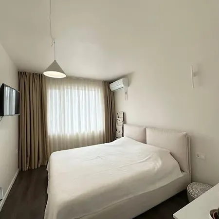 Apartament New Luxury Furnished - Beach, Center & Fast Wi-fi