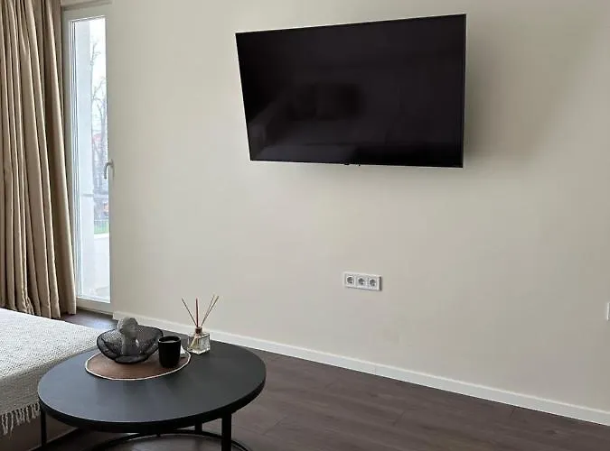 New Luxury Furnished - Beach, Center & Fast Wi-fi *