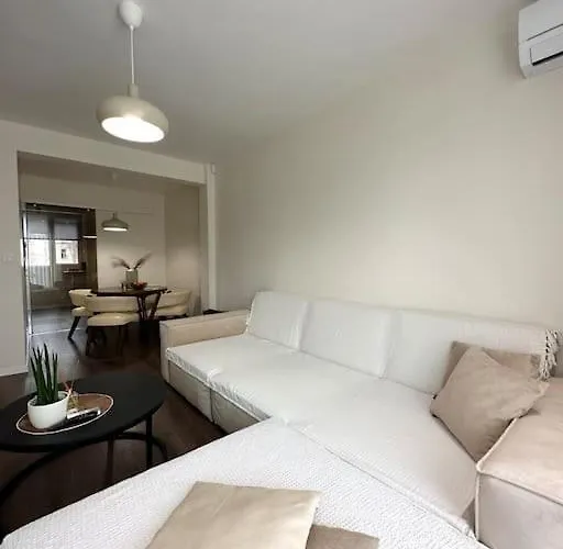 New Luxury Furnished - Beach, Center & Fast Wi-fi