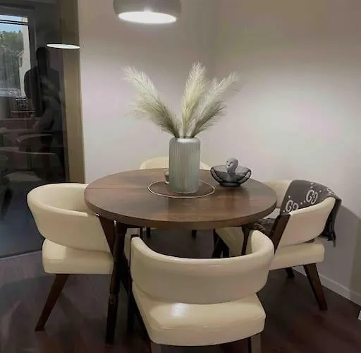 New Luxury Furnished - Beach, Center & Fast Wi-fi