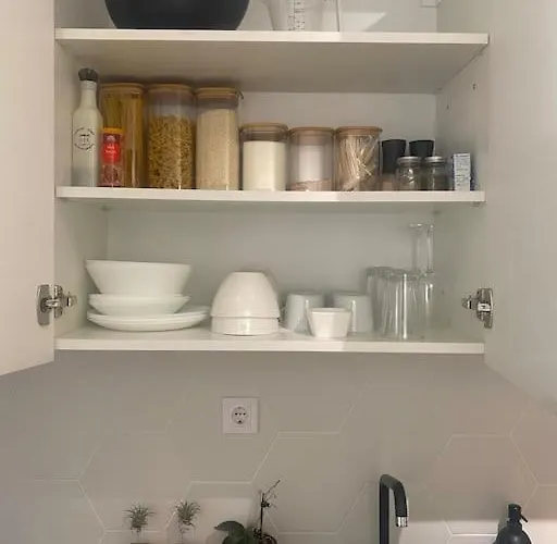 New Luxury Furnished - Beach, Center & Fast Wi-fi *